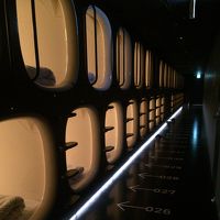 カプセルが互い違いなので真上・真下に人がいないのが良いです