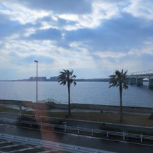 座敷からの風景　セントレアと飛行機