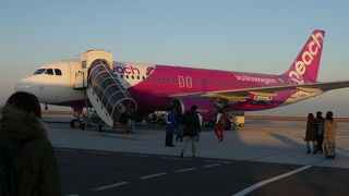 関西空港第2ターミナルは早朝出発する人々で少し混雑