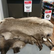 毛皮が売っていた