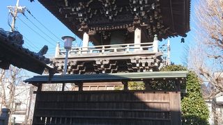 迫力のある大鐘楼