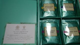 地下の食料品売り場