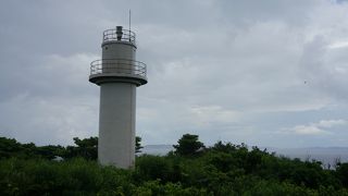 草木がうっそうとして