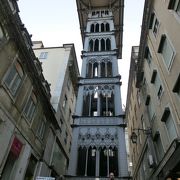 1902年生まれのレトロエレベーターは、リスボンのシンボル