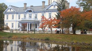 開拓時代の雰囲気が漂う洋館です。