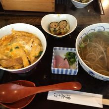 丼とニシンそばのセット