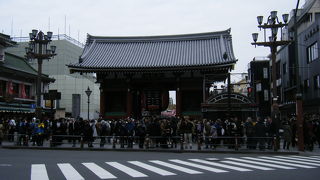 雷門を観に来たのか人を見に来たのか