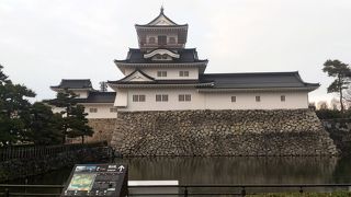 こじんまりしていますがきれいに手入れされています