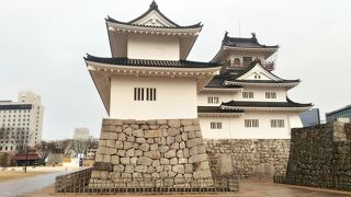 富山城に隣接する公園