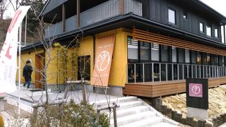 天婦羅は結構、時間がかかります。ネタは季節がらなのか、キスではなく牡蠣でちょっとガッカリでした。