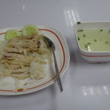 カオマンガイ。50THBくらいだったか