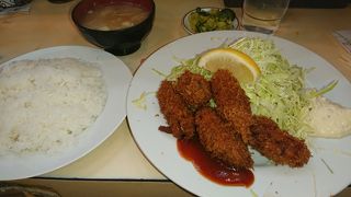 ランチタイムは行列