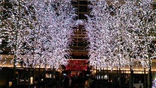 ３階が出発フロアーですが、４階には「江戸小路」があり、「和」と「江戸」をテーマにした食事所やお土産ショップ巡りを楽しめます。