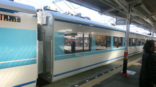 新宿発、なぜかガラガラ