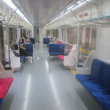 福隆駅付近を走行する各停列車内の様子