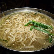 〆はちゃんぽん麺を入れて