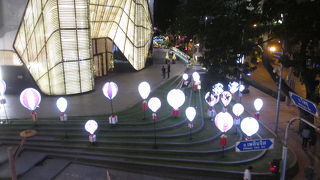 クリスマスイヴのセントラル エンバシー