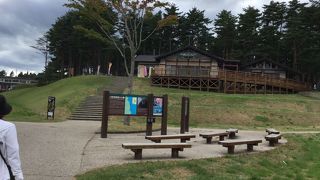 ビジターセンターは駐車場の側ではなく展望台の近くの遠い所にあった