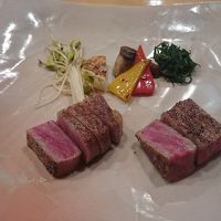 サーロインステーキはとろけるお味。