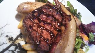 ガッツリ美味しいお肉でお腹を満たしてくれます