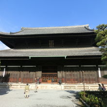 本堂（仏殿）です