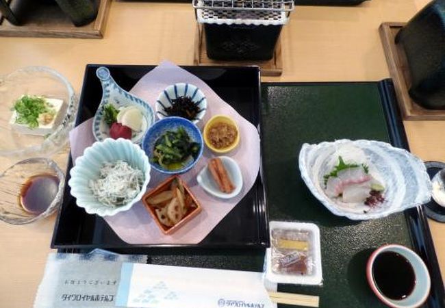 南紀串本ロイヤルホテル 日本料理 熊野灘の朝食