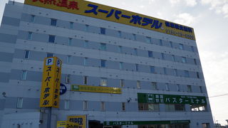 近距離・遠距離各方面への発着地となっている。