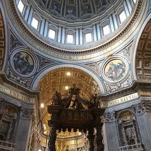 クーポラから光が射す