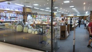 書籍取り寄せサービスの利用が可能