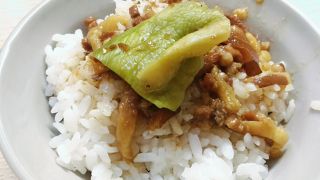 小サイズは日本のお茶碗より小さい