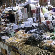 ２Fへ！乾物屋さん。