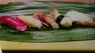 築地、能登半島などから仕入れたネタ