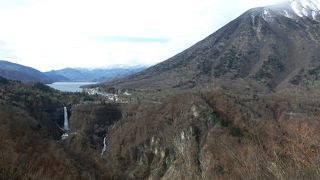 中禅寺湖・華厳の滝・男体山など雄大なスケールで見渡すことができます。