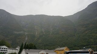 日本語車両は最後尾