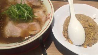 駅下ラーメン屋