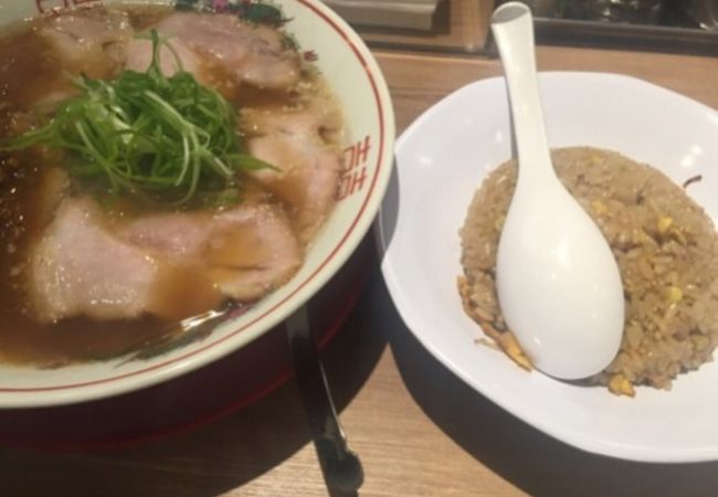 駅下ラーメン屋