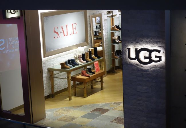 UGG® 表参道ヒルズ