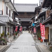 歴史を感じる大通寺の参道