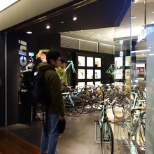 都会らしいおしゃれな自転車屋さん By Tottoko7777 ビアンキ 表参道ヒルズ店 のクチコミ フォートラベル 都会らしいおしゃれな自転車屋さん By Tottoko7777 ビアンキ 表参道ヒルズ店 のクチコミ フォートラベル