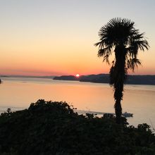 前島から夕陽