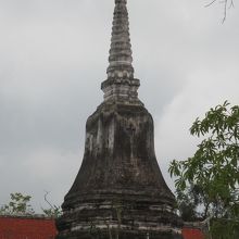 お寺の隣にある仏塔です。