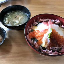 ランチの海鮮丼