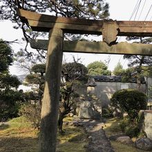 保食大社と銘打った鳥居