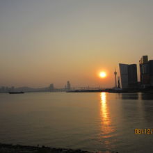 美しい夕陽と西湾大橋