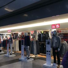 空港内のお店です