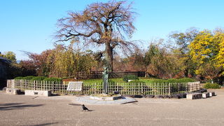 東山のふもとまである