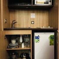 キッチン、冷蔵庫、食器