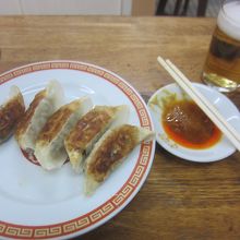 料理は餃子のみ！