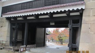 威圧的に感じた