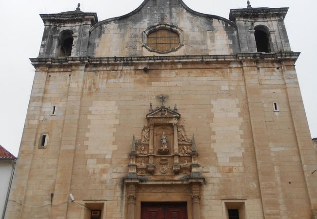 彫刻や宗教画がメイン